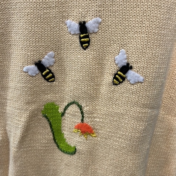 Storybook Knits Cardigan Sweater “Bee Lines” Bumblebee Embellished Floral Lg - Picture 7 of 10